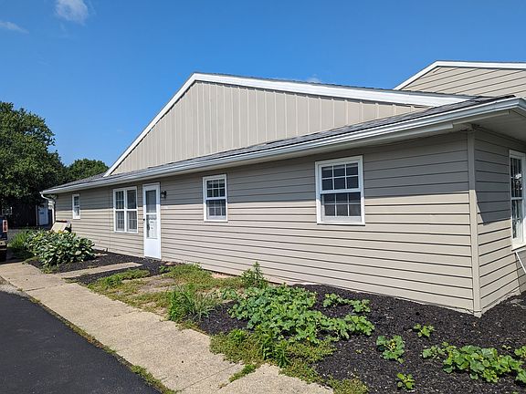 2nd image of 1237 Hillcrest Dr