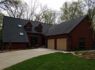 2521 Parkwood Dr, Green Bay, WI 54304