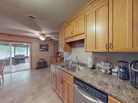 4th image of 559 Gary Glen Dr