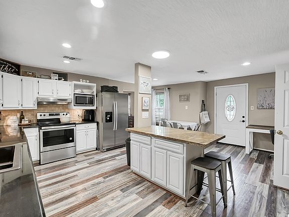 4th image of 24193 Parker Rd