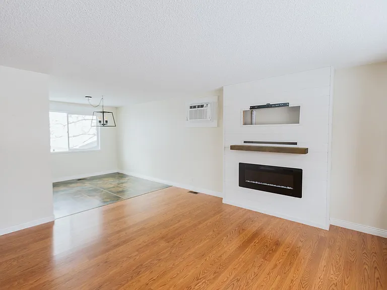 1233 Pineview St — Photo 4