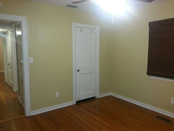 4th image of 821 22nd Ave N