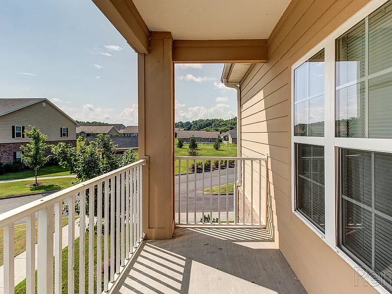Highland Ridge Apartments — Photo 12