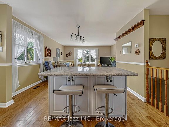 4th image of 1481 Evangeline Dr