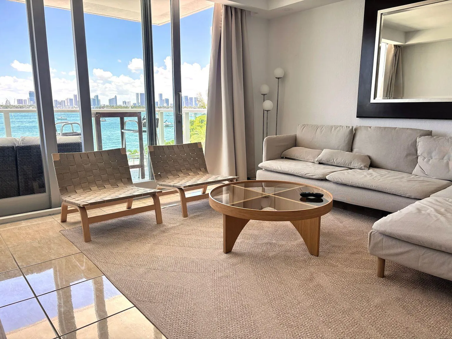 1 bed, 1.0 bath, 852 sqft, $3,999 — Photo 1