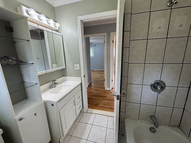 2747 Culbertson Ave — Photo 6