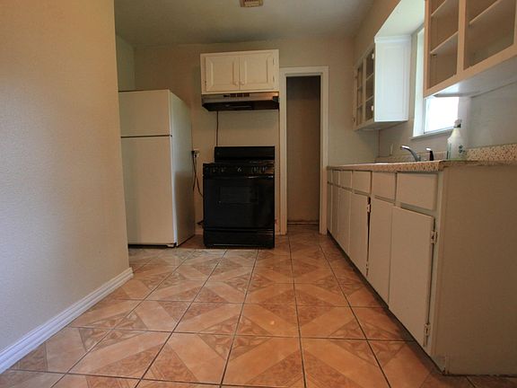 Kitchen with Tiles