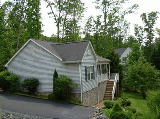 1550 Reynovia Dr, Charlottesville, VA 22902