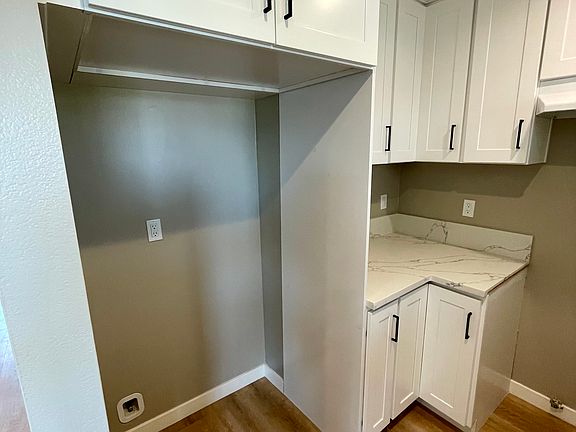 3rd image of 515 W Lexington Dr APT 5