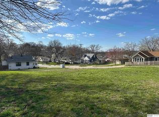 3824 N 55th St, Omaha, NE 68104