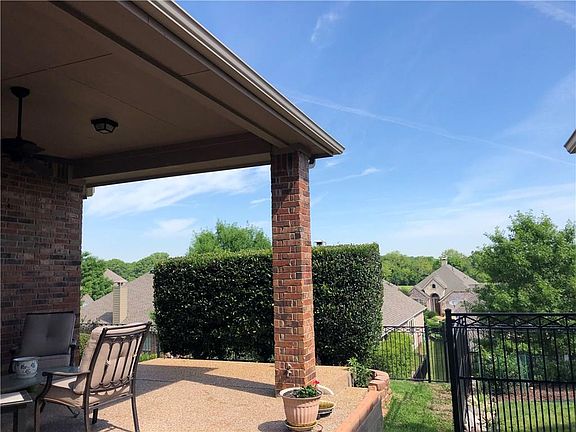 3rd image of 726 Pelican Hills Dr