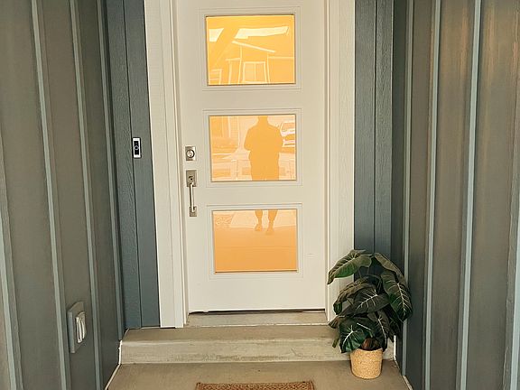 5th image of 2114 N Chianti St