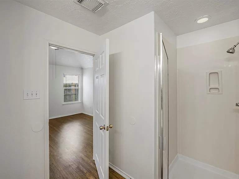 18401 Sunrise Oaks Ct — Photo 20