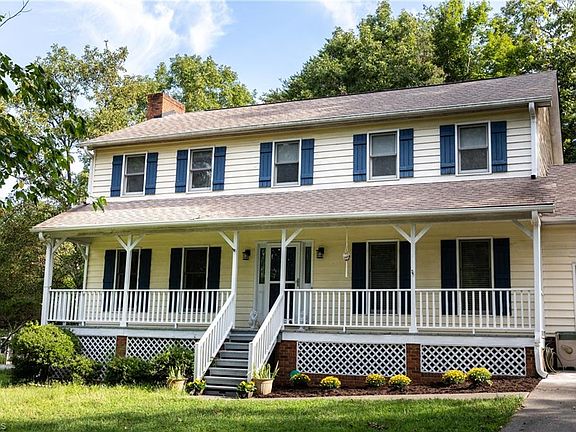 3rd image of 1549 Chimney Rock Dr