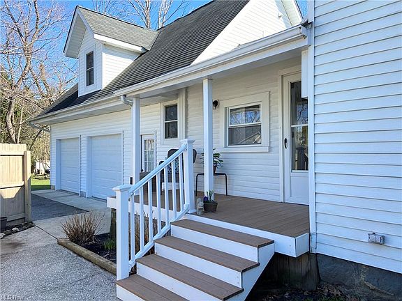 3rd image of 137 South St