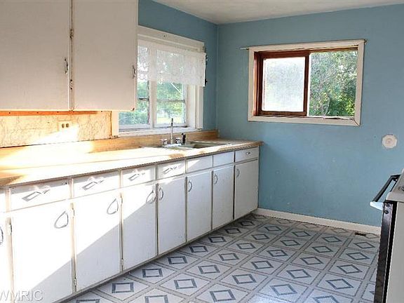 2nd image of 265 N Norman St