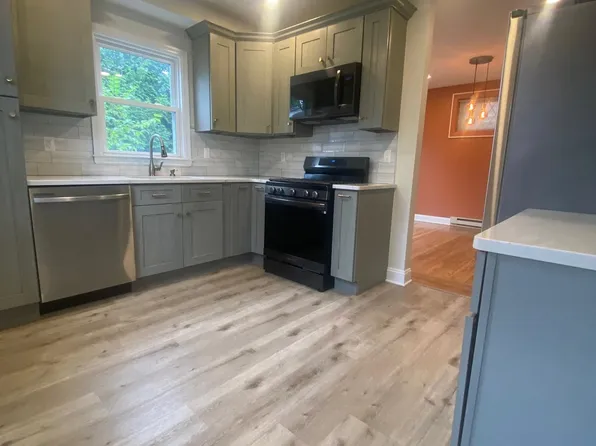 6 Stone Ave, Elmwood Park, NJ 07407