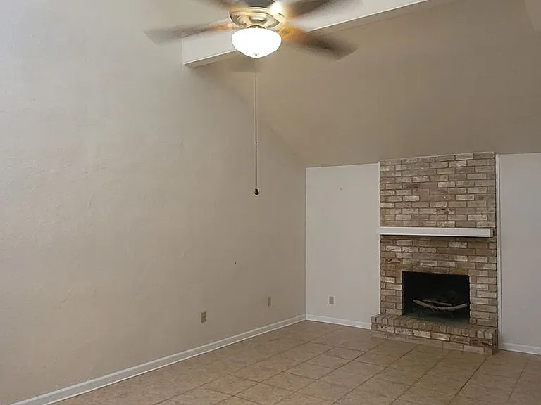7523 Beaudelaire Cir — Photo 4