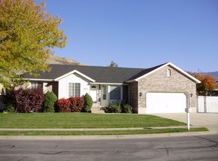 521 S Pitford Dr, Centerville, UT 84014