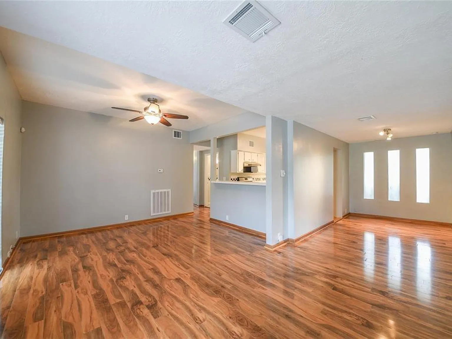 2 bed, 2.0 bath, 1172 sqft, $2,275 — Photo 4