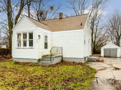 808 Allen Dr, Benton Harbor, MI, 49022