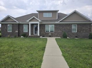 661 Rodeo Ln, Bowling Green, KY 42101