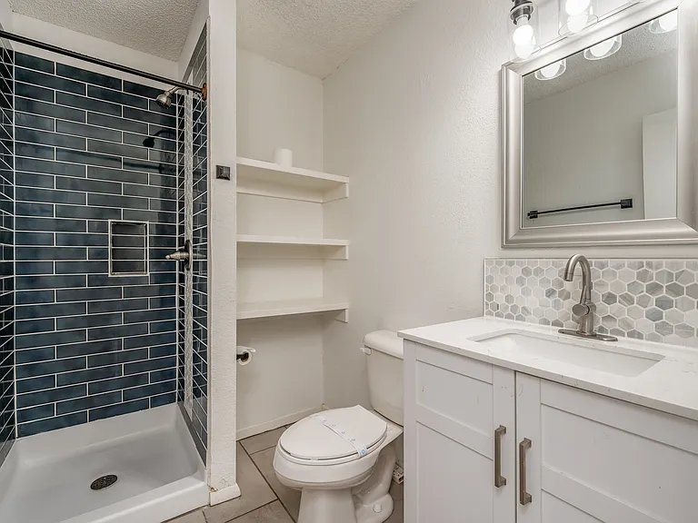 4521 E Norwood Ct — Photo 8