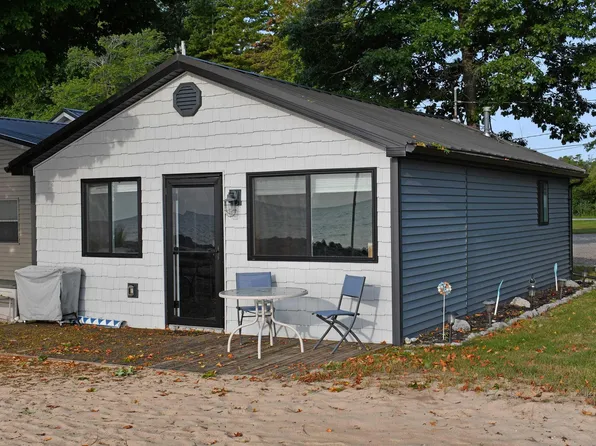 111 N Baldwin Resort Rd #4, East Tawas, MI 48730