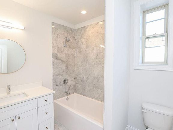 2nd image of 1314 W Wrightwood Ave #3R5