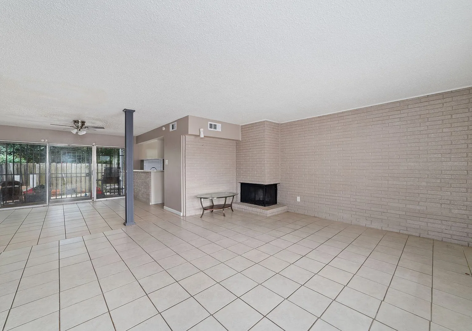 Newly Renovated Apartment In Houston — Photo 3