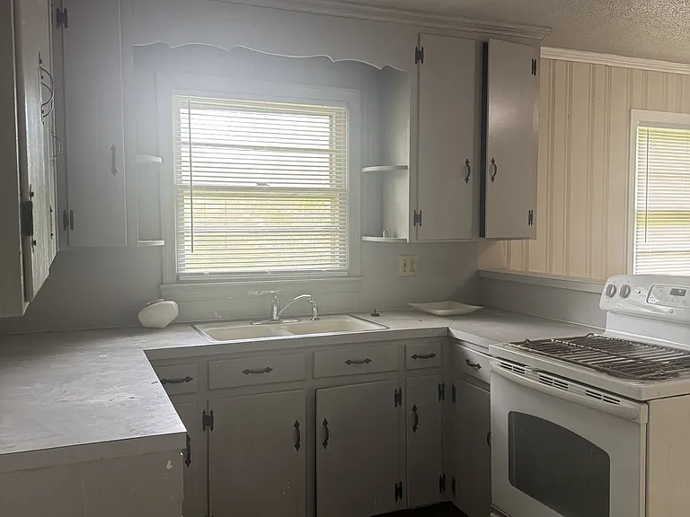 406 E Park Dr — Photo 6