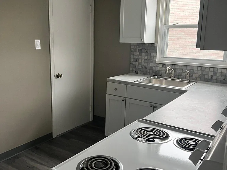 131 S Maple Ave #2 — Photo 6