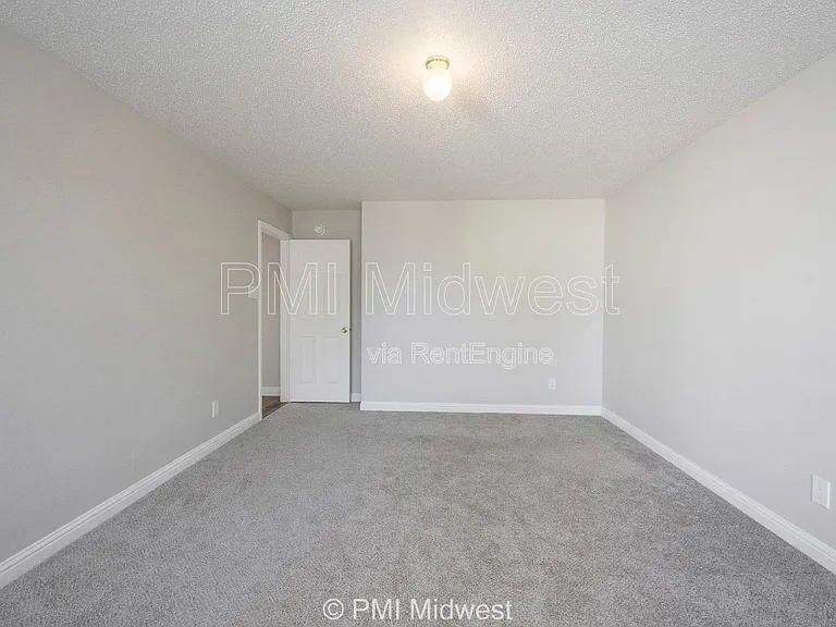 859 Runnymede Dr — Photo 34