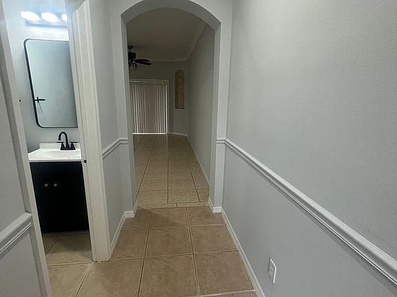 5th image of 1520 Retreat View Cir