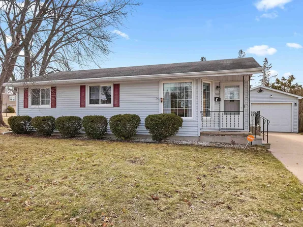 1914 Lilac Ln, Green Bay, WI 54302