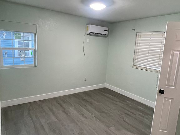3rd image of 2706 N Hancock Ave #1