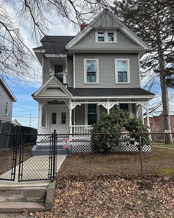 1st image of 192 Chestnut St