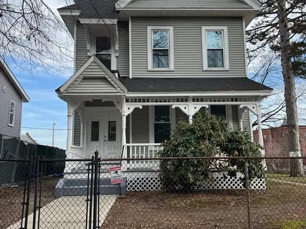 192 Chestnut St, Holyoke, MA 01040