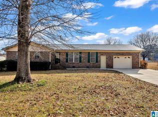 628 Cherokee Rd, Warrior, AL 35180