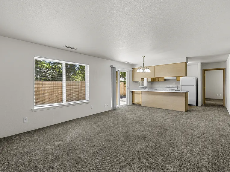 3040 Sheraton Ct — Photo 5