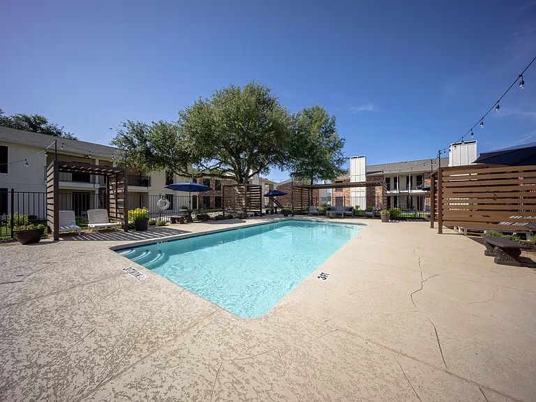 Stonegate Apartments — Photo 4