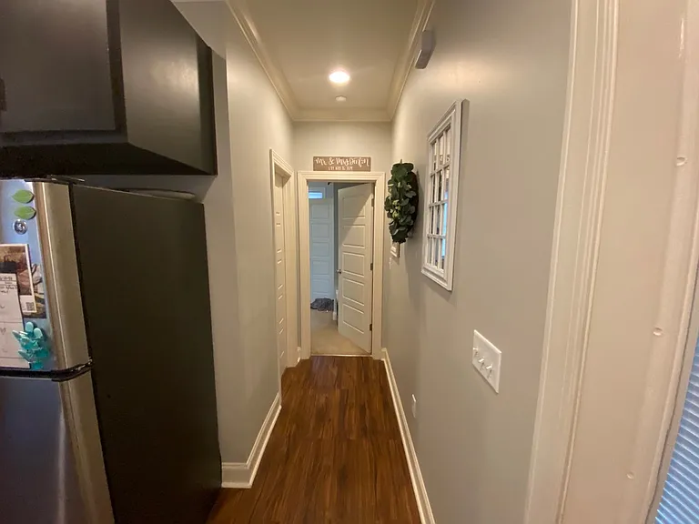 36 N Larchmont Ave — Photo 6