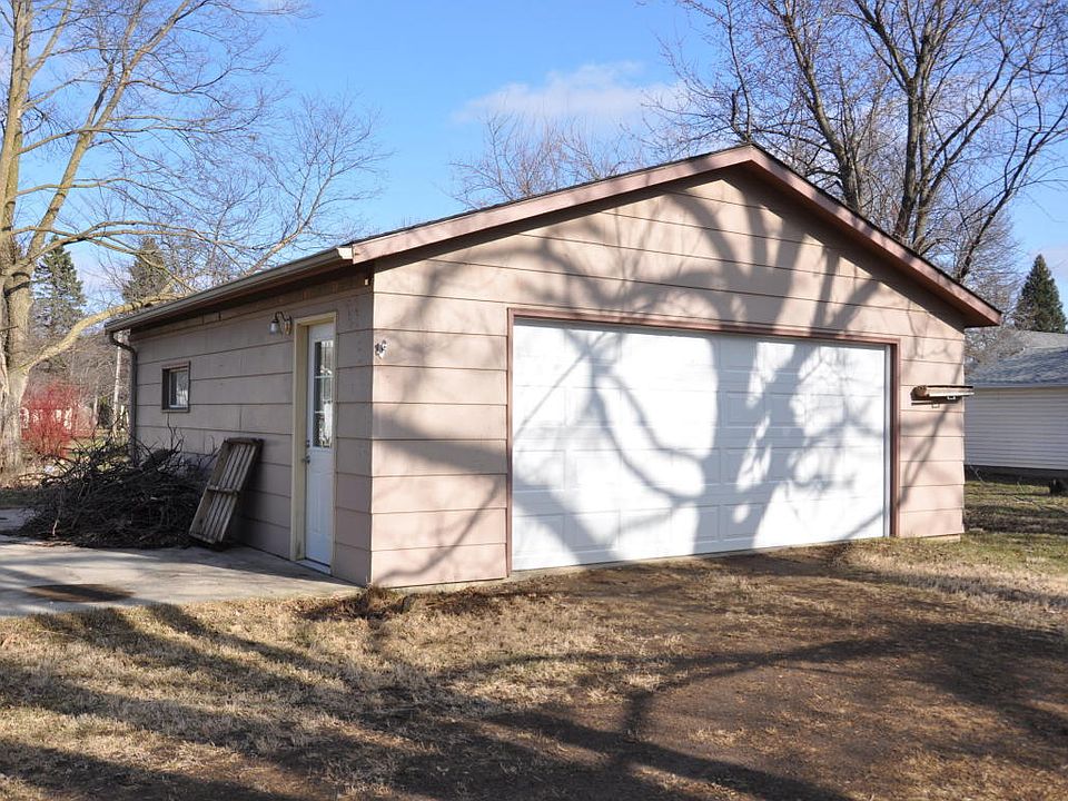 303 W Menage Ave, Lakefield, MN 56150 Zillow