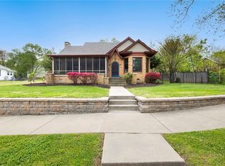 302 W Cherry St, Rogers, AR 72756