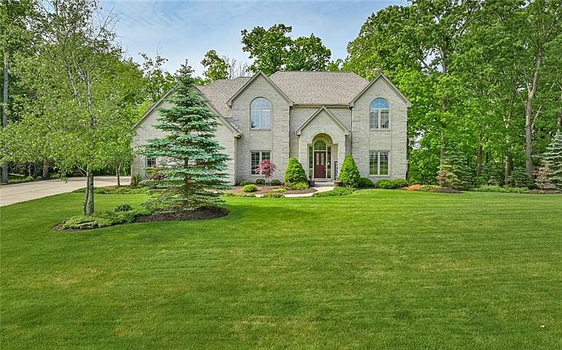 1st image of 157 Windwood Dr