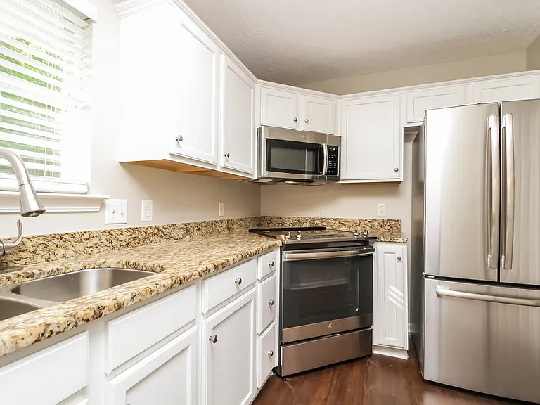 131 E Braxton Ln — Photo 9