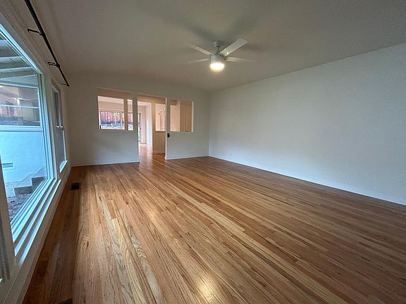 4th image of 1093 Hewitt Dr