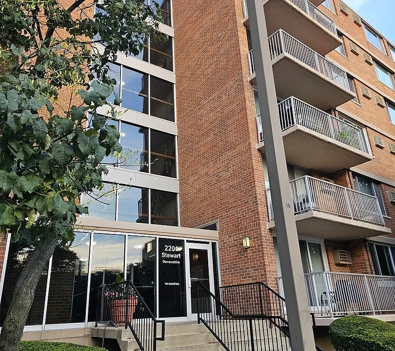 2201 S Stewart Ave #6H