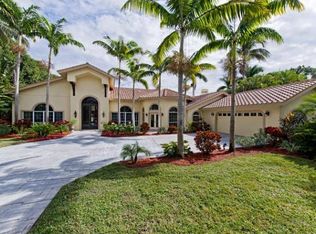 712 Hickory Rd, Naples, FL 34108