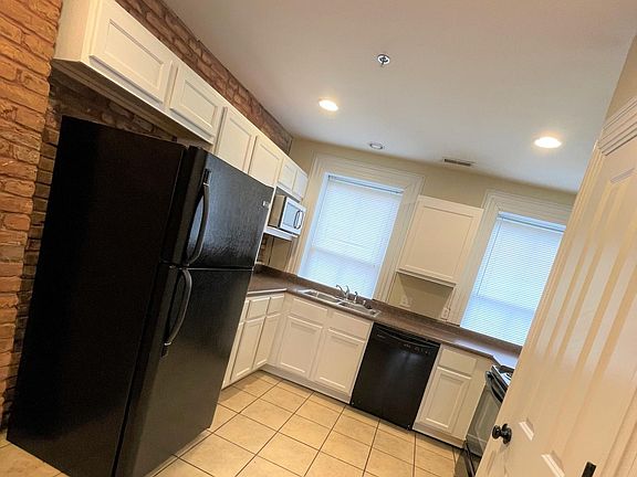3rd image of 2734 McNair Ave #3F